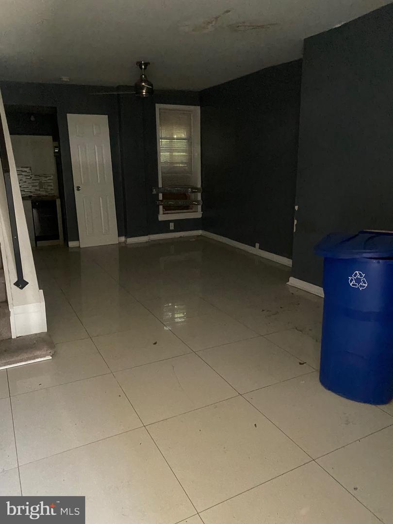1430 N Corlies St Property Photo 2