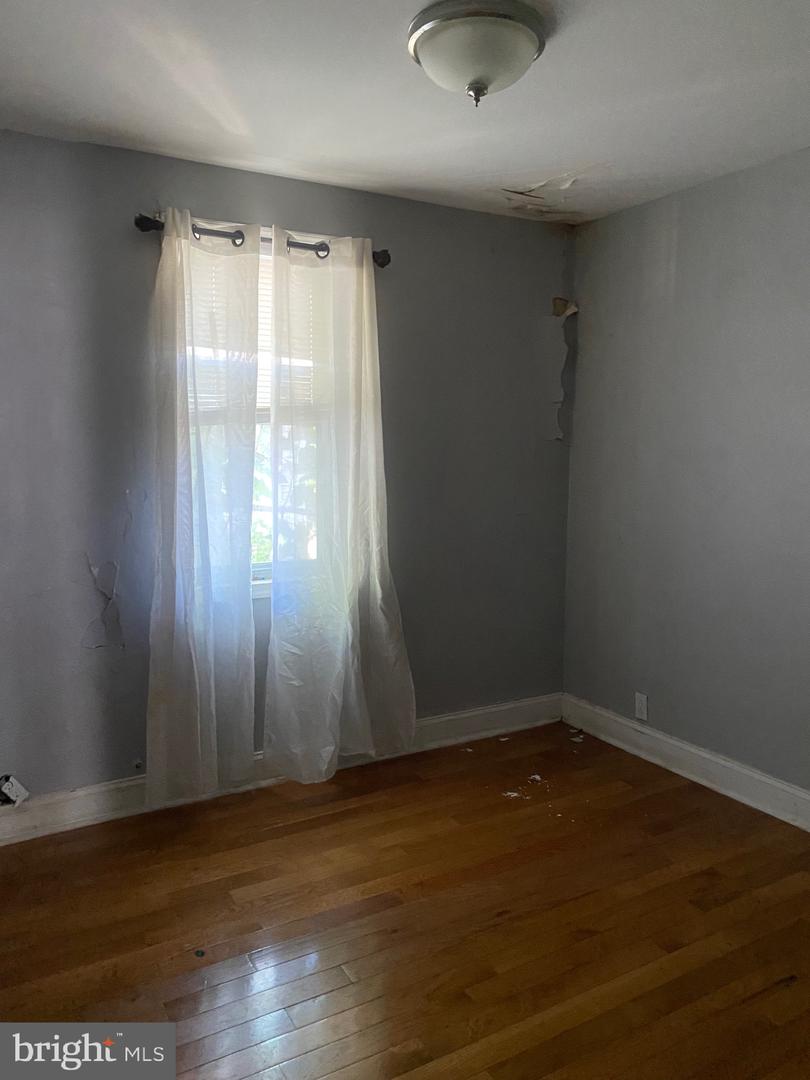 1430 N Corlies St Property Photo 6