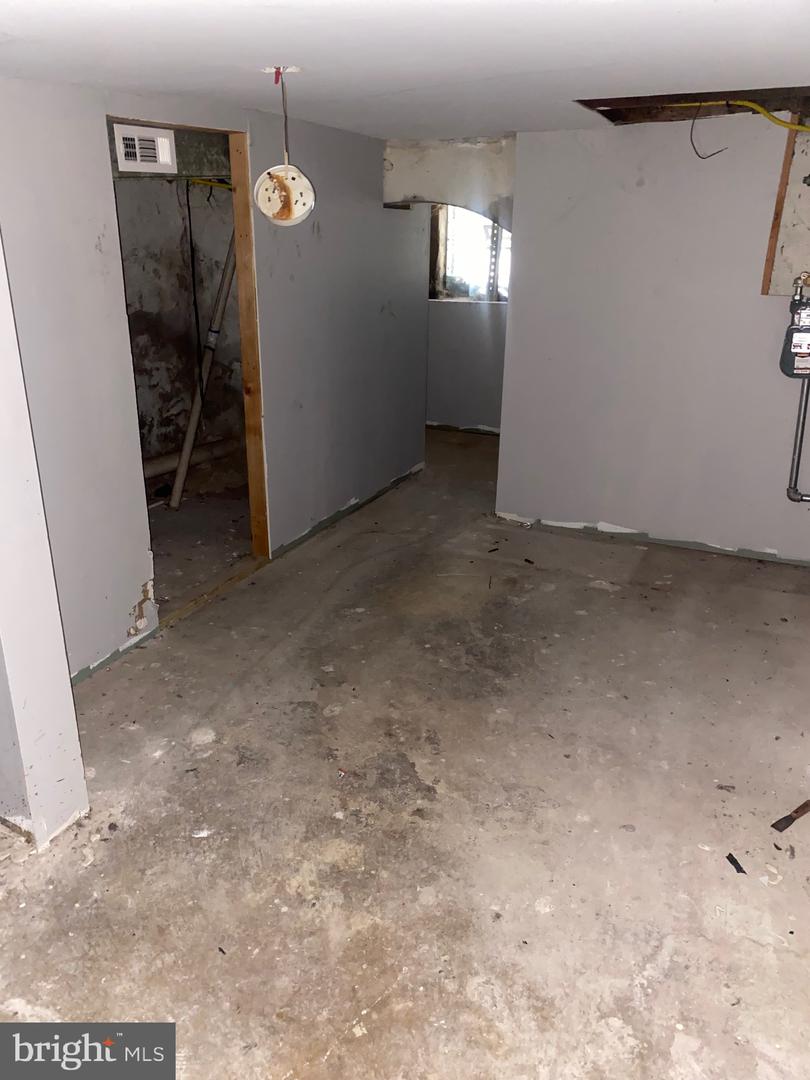 1430 N Corlies St Property Photo 11