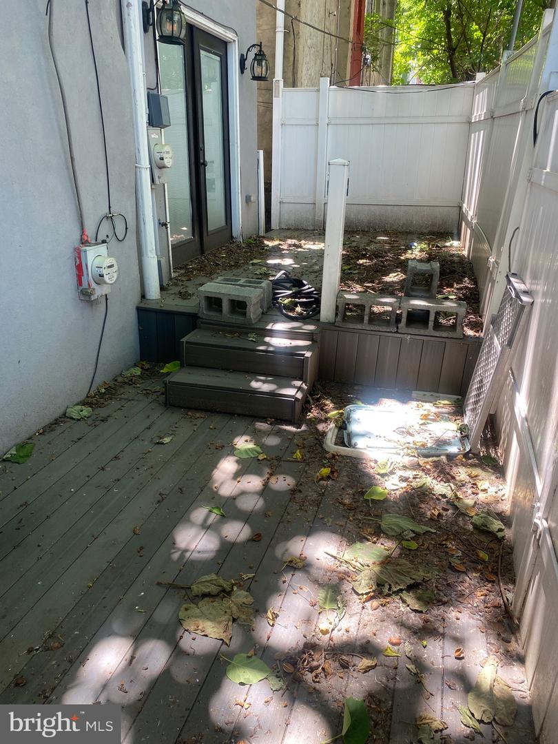 1430 N Corlies St Property Photo 14