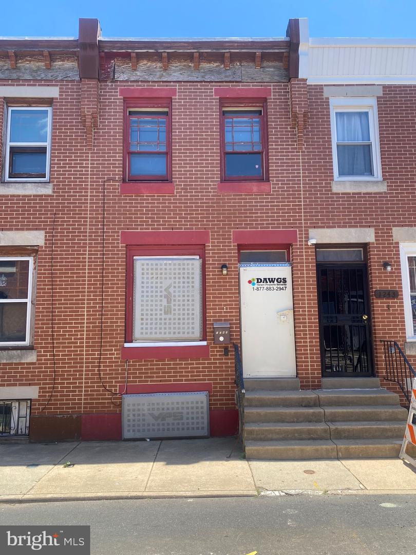 1245 N NEWKIRK ST Property Photo 1