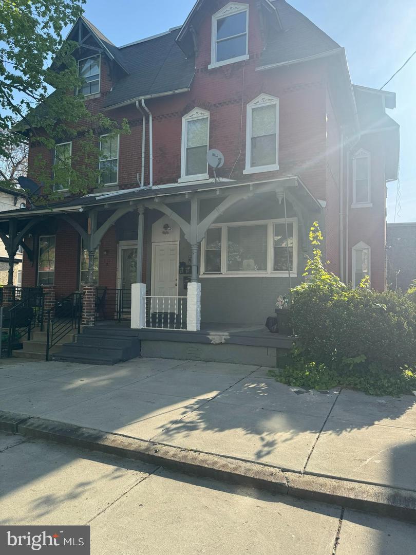 811 N Preston St Property Photo 1