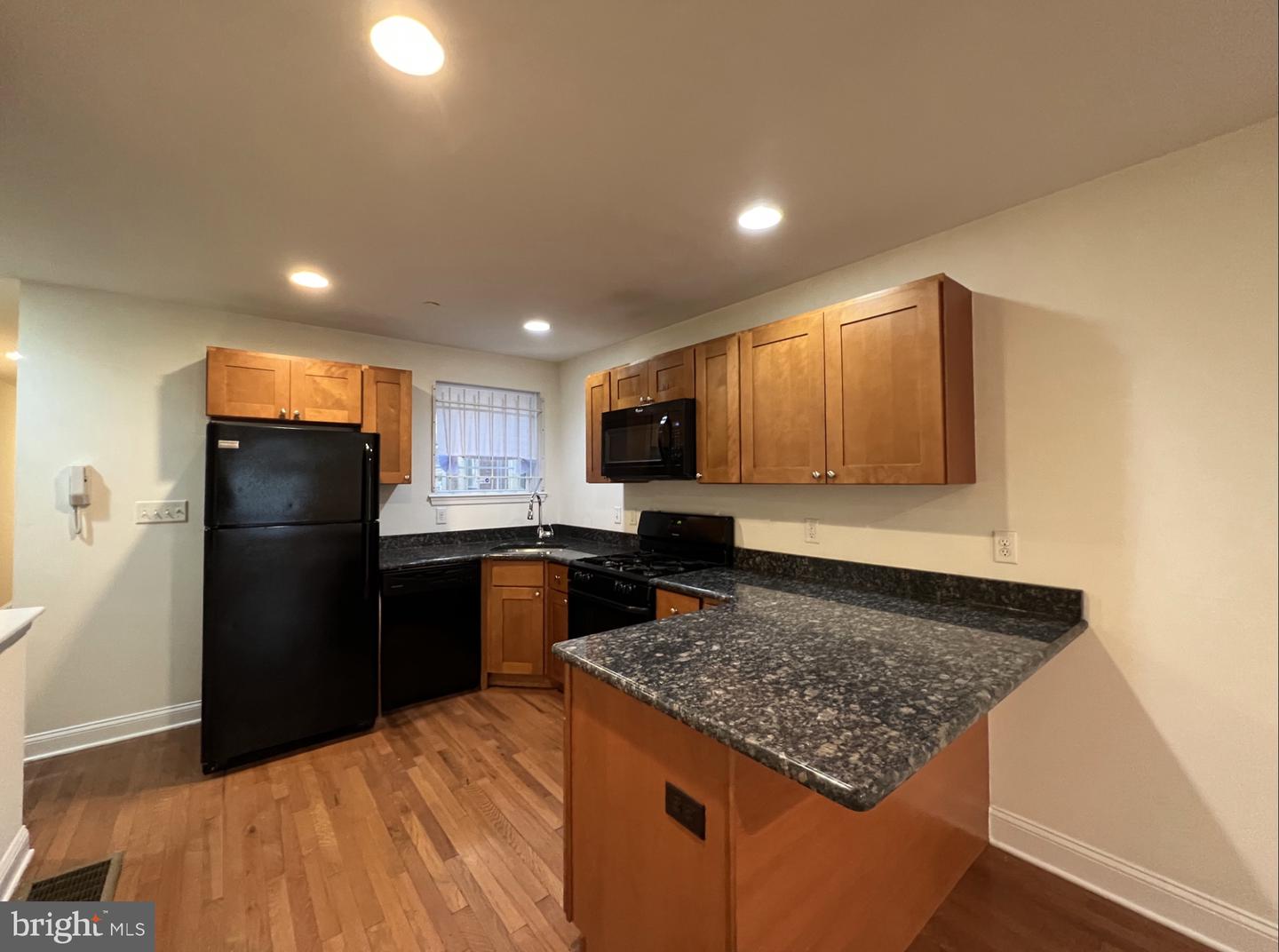 2219 N Camac St Property Photo 3
