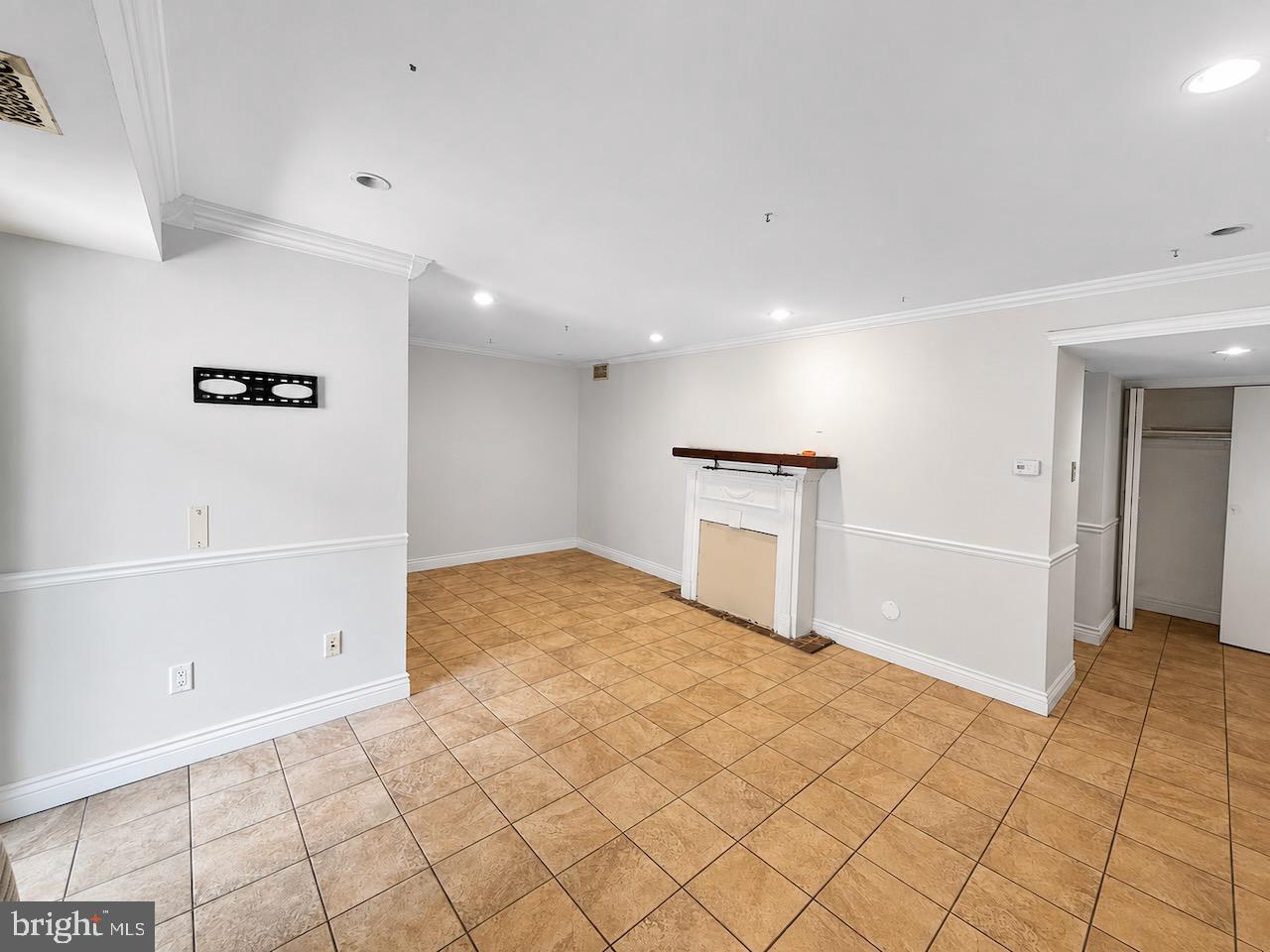 8030-00 Ditman St #55j Property Photo 2