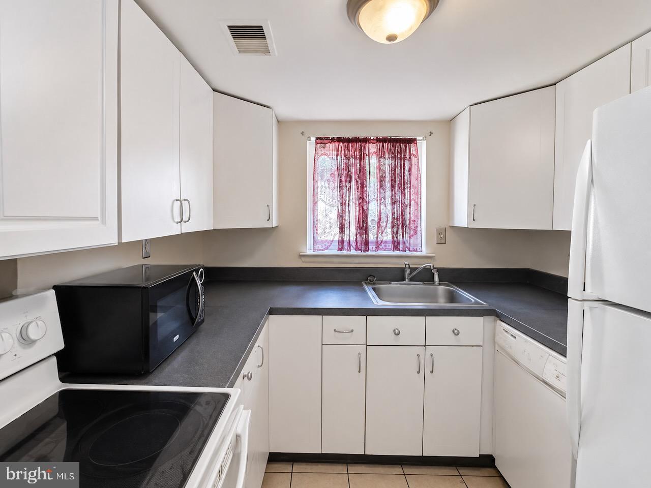 8030-00 Ditman St #55j Property Photo 6