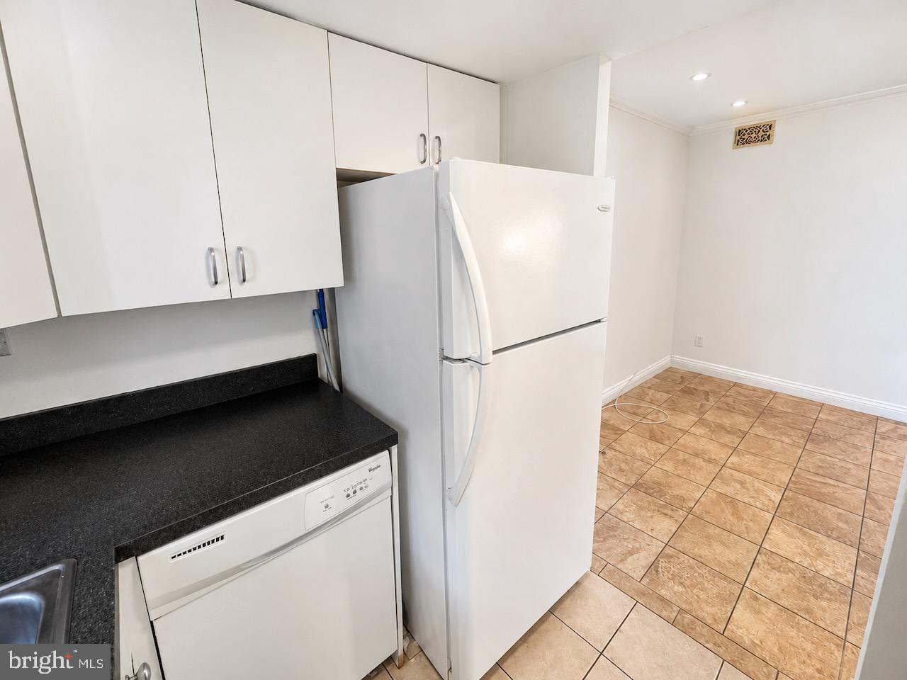 8030-00 Ditman St #55j Property Photo 8