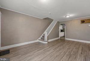 1635 Etting St Property Photo 4