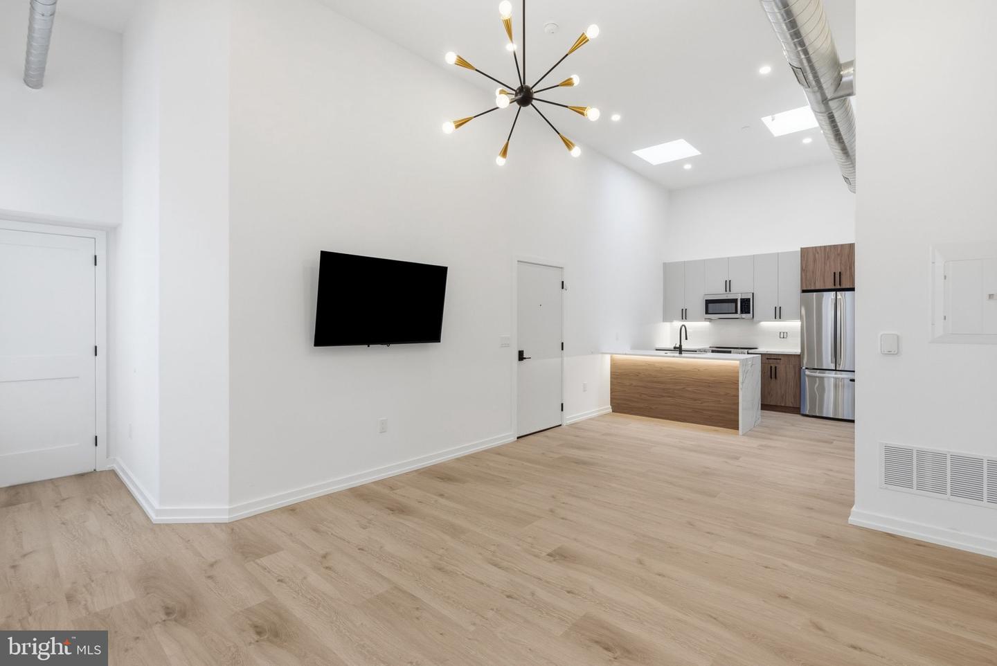 1232 CHANCELLOR ST #2C Property Photo 1