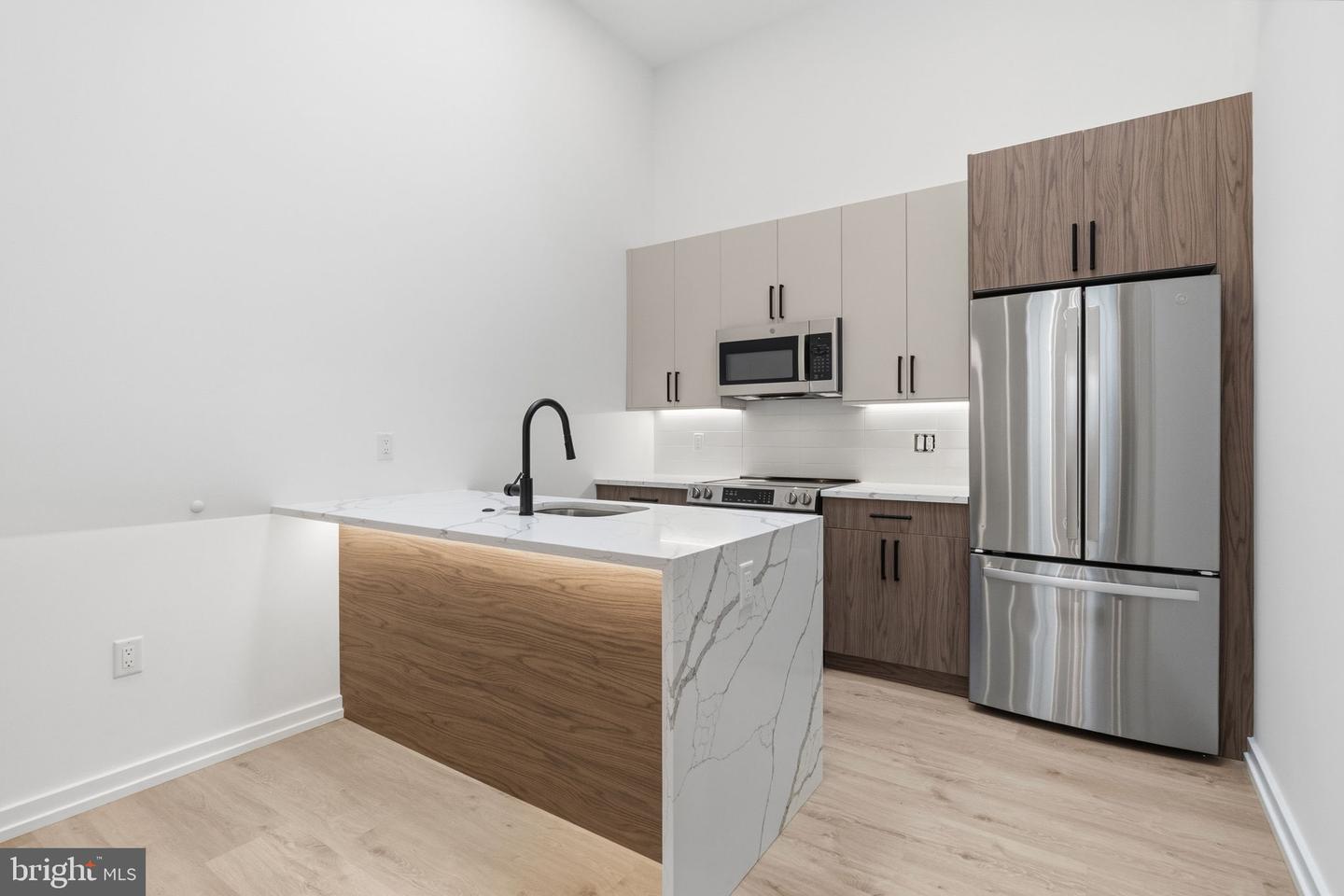 1232 Chancellor St #2c Property Photo 3