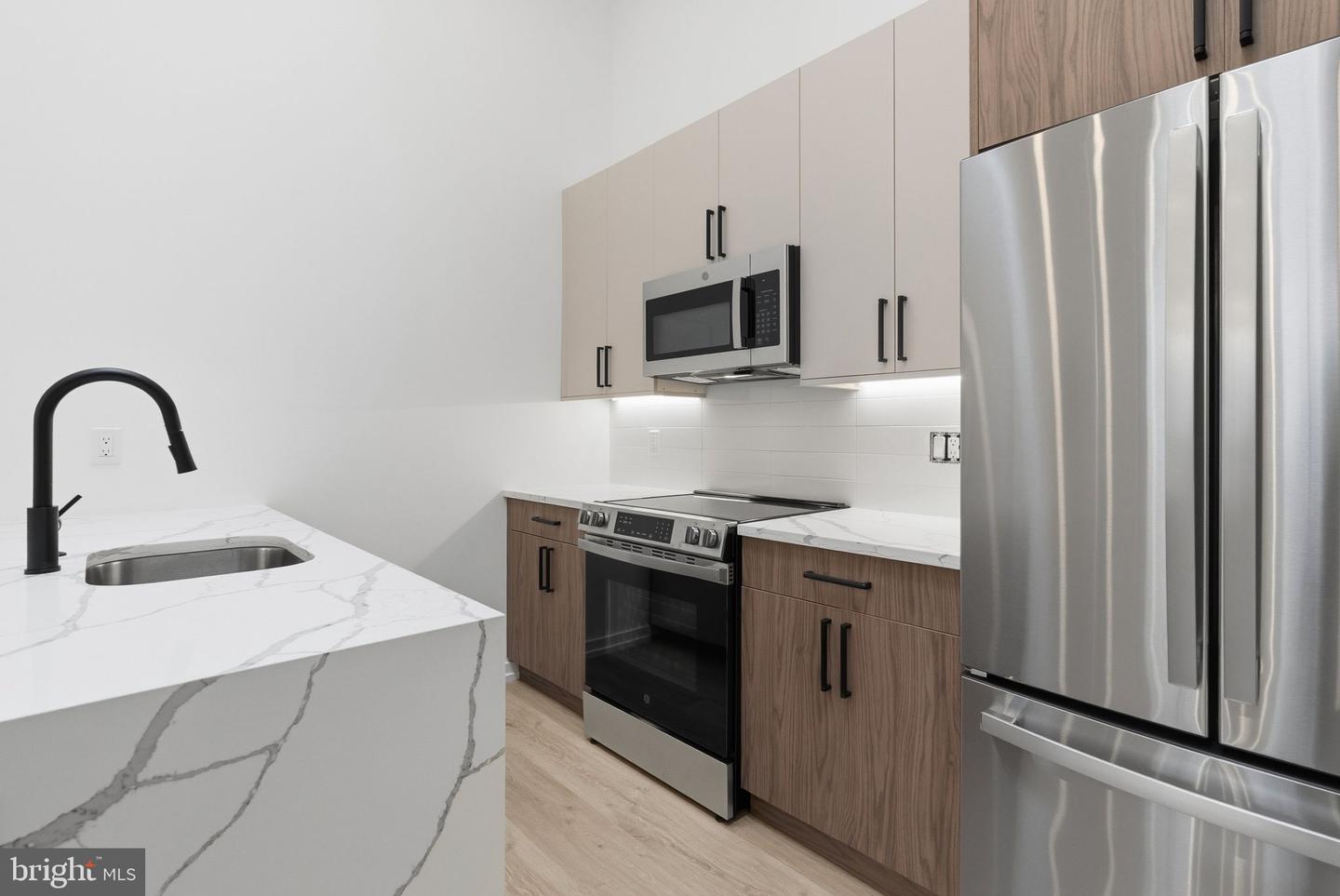 1232 Chancellor St #2c Property Photo 4