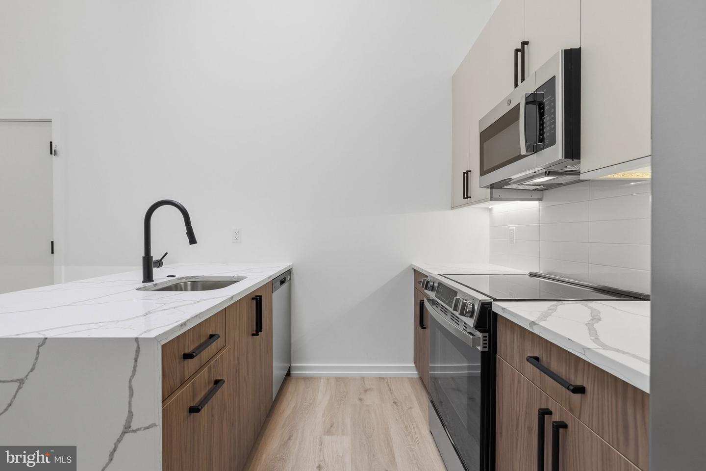 1232 Chancellor St #2c Property Photo 5