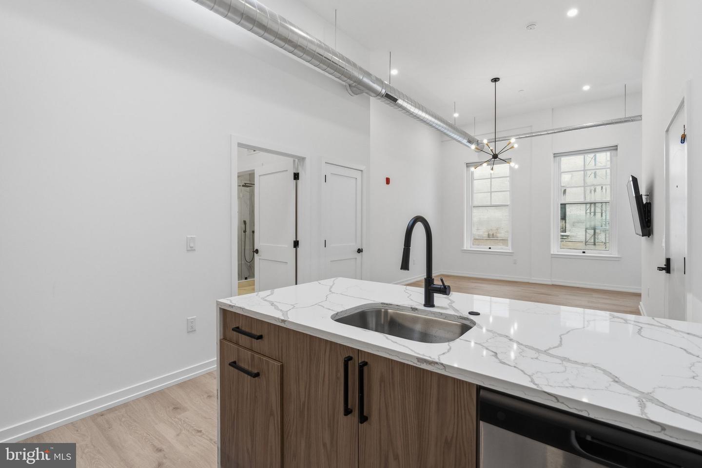 1232 Chancellor St #2c Property Photo 6