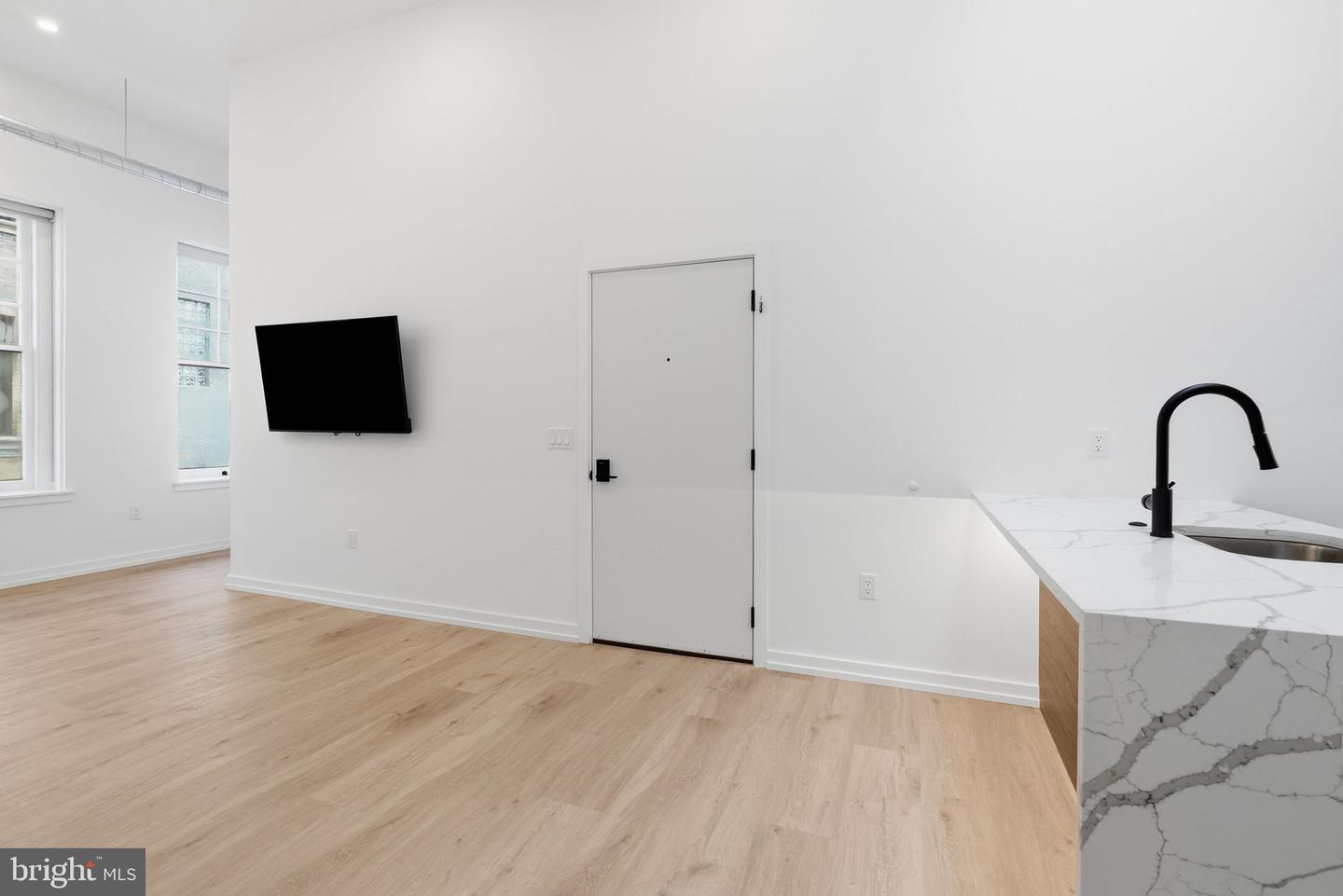 1232 Chancellor St #2c Property Photo 7
