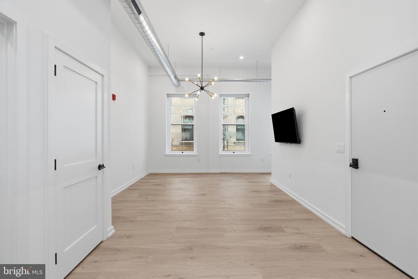 1232 Chancellor St #2c Property Photo 8