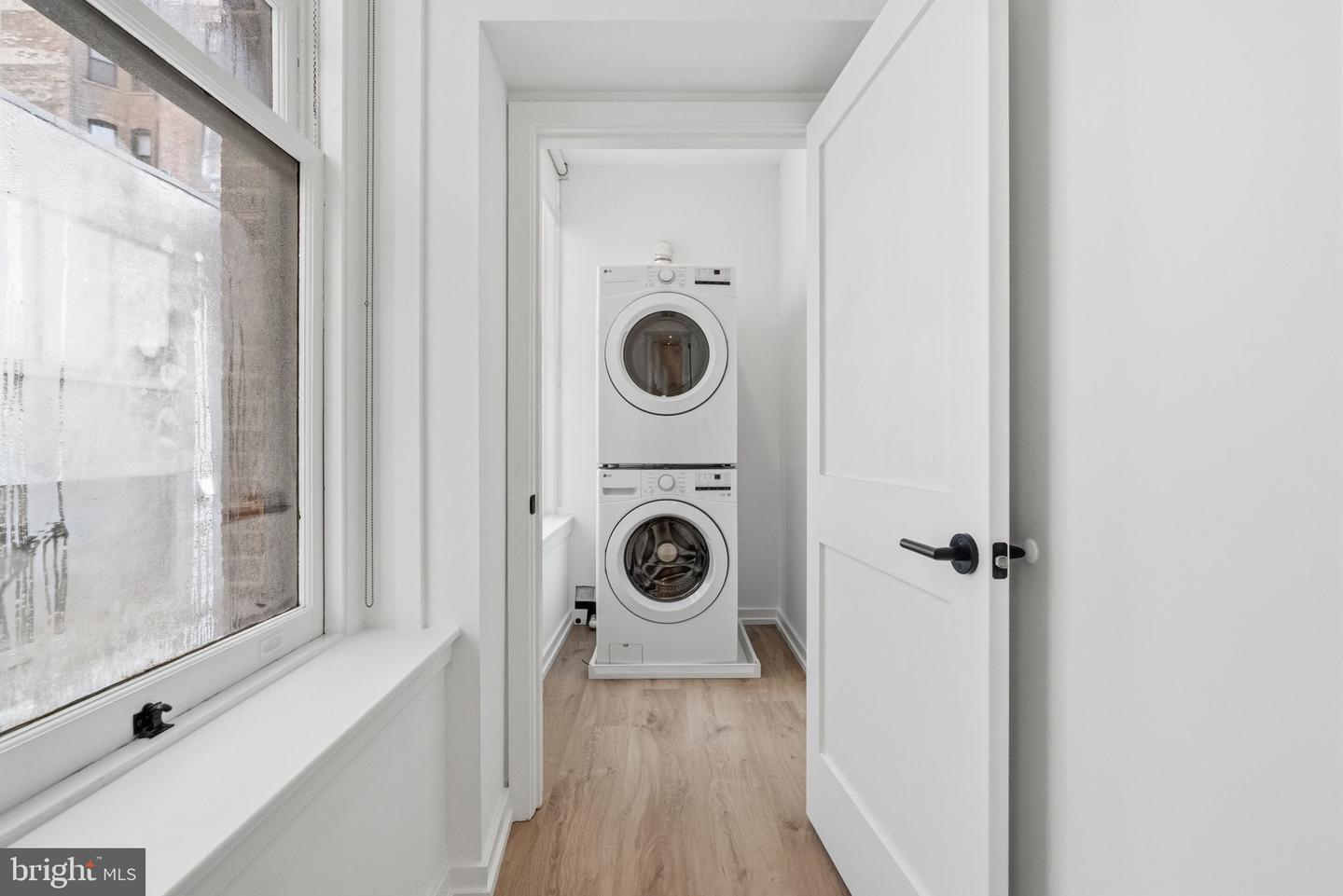 1232 Chancellor St #2c Property Photo 11