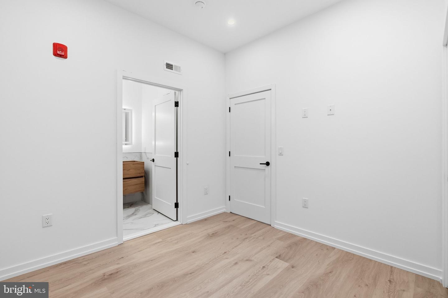 1232 Chancellor St #2c Property Photo 14
