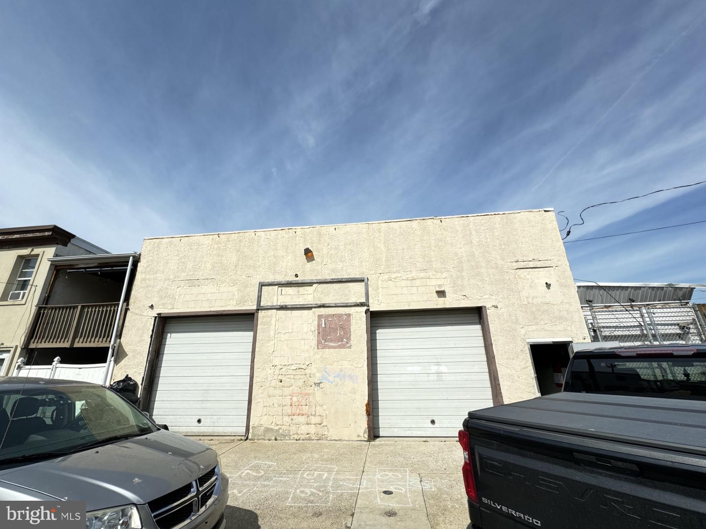 2813-15 E Pacific St Property Photo 1