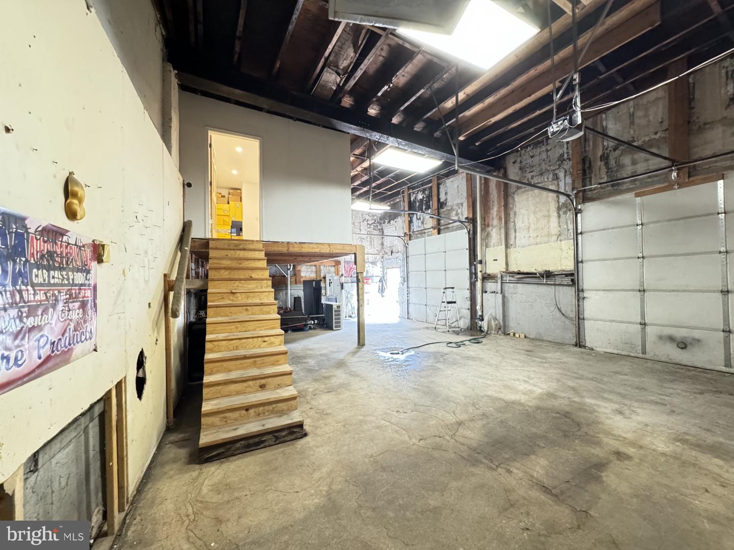 2813-15 E Pacific St Property Photo 2