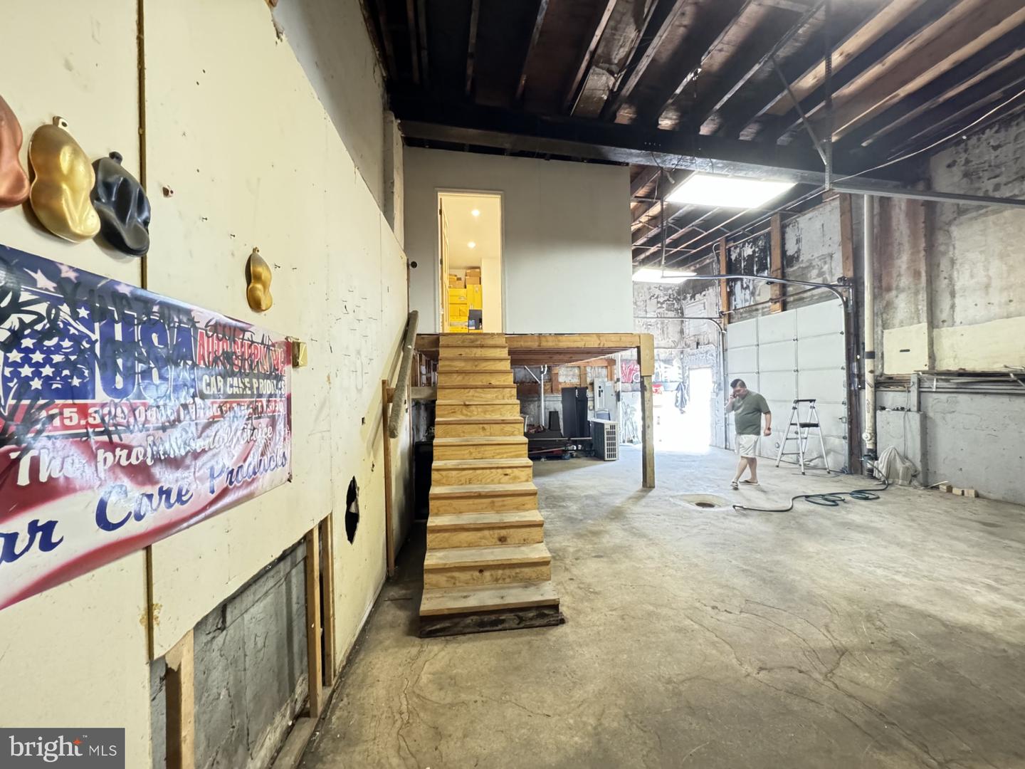 2813-15 E Pacific St Property Photo 5