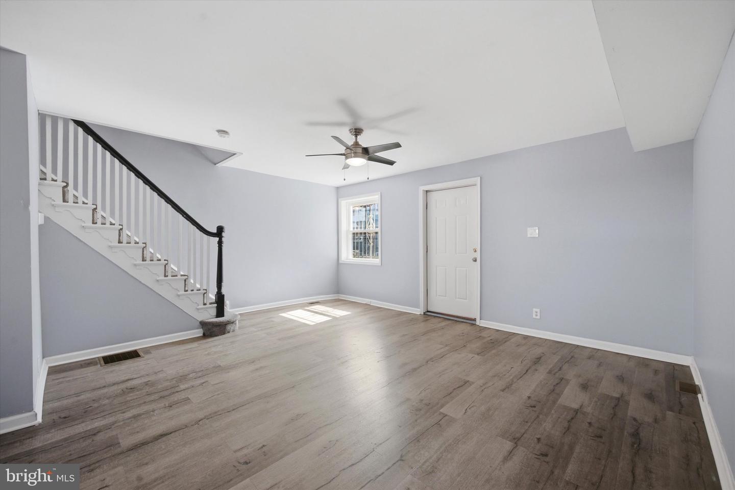 5439 Windsor Ave Property Photo 8