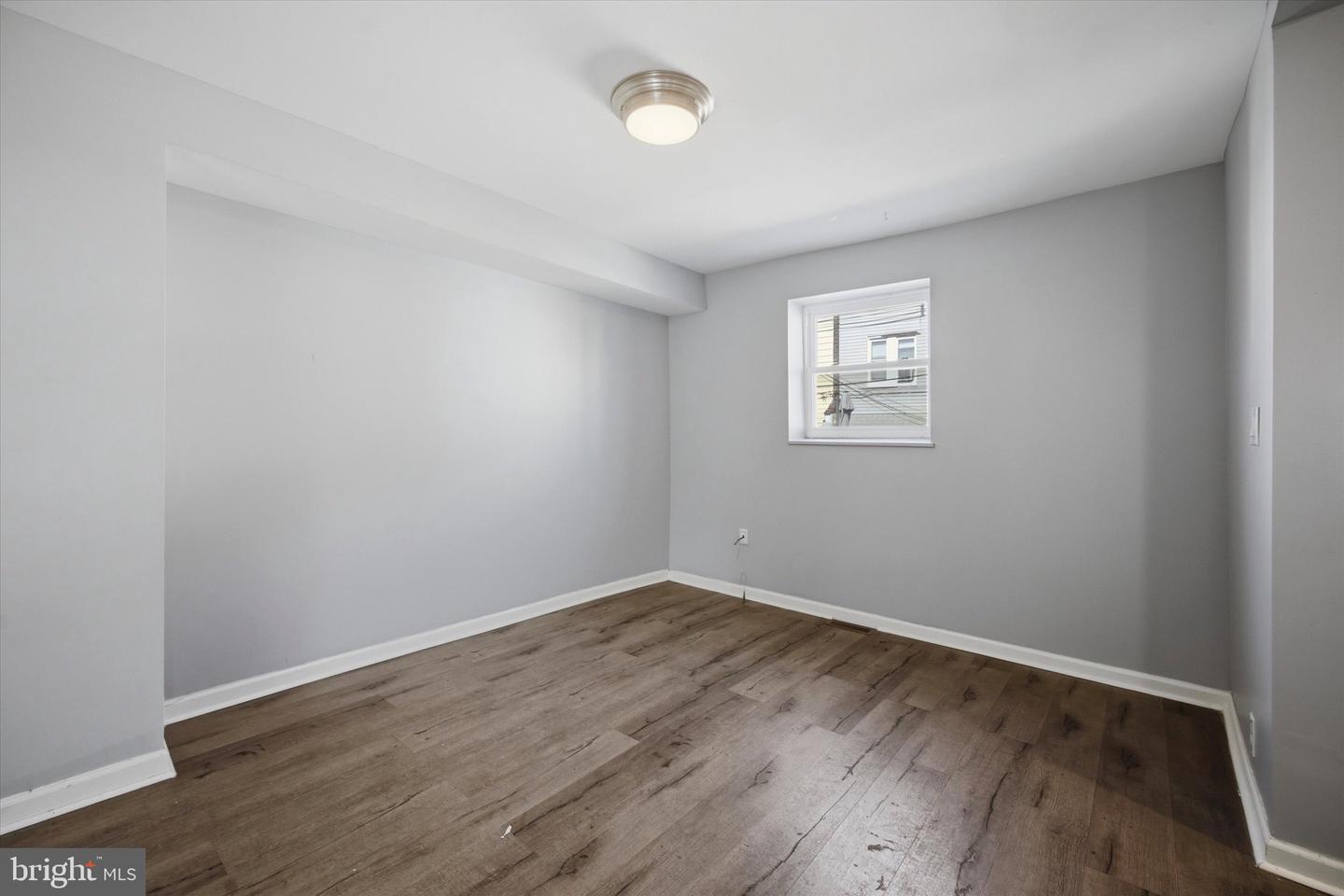 5439 Windsor Ave Property Photo 10