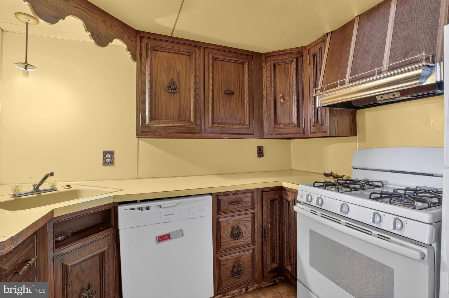1147 S 10th St Property Photo 11