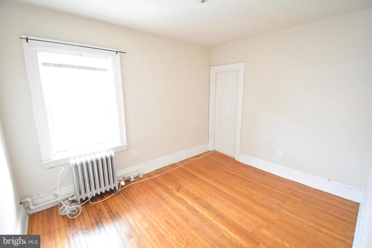247 W Hansberry St #3rd Floor Property Photo 14