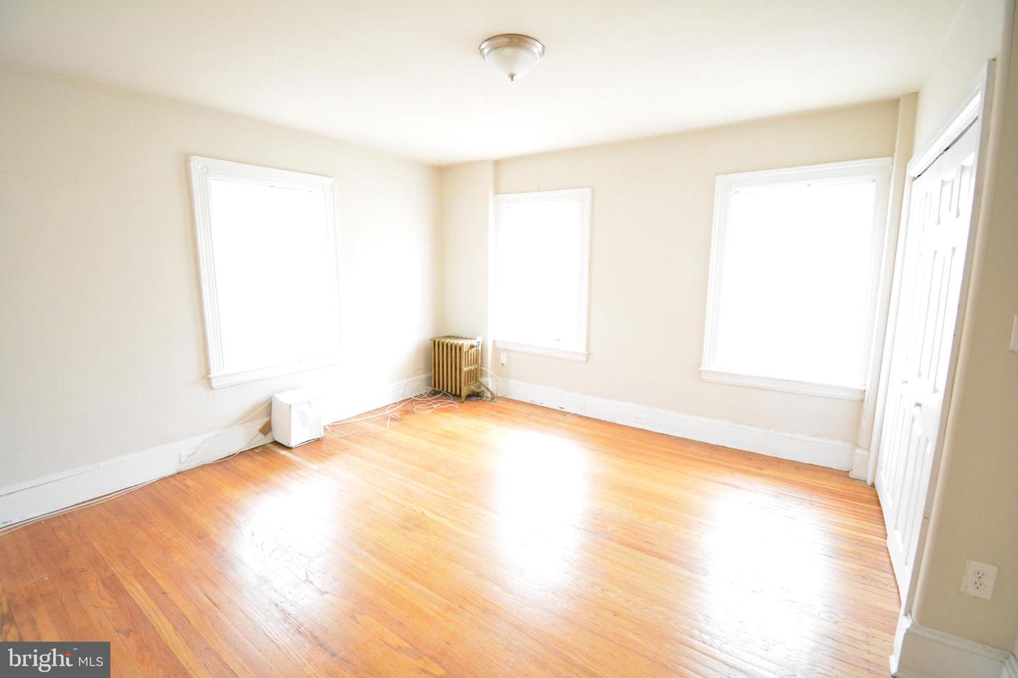 247 W Hansberry St #3rd Floor Property Photo 17