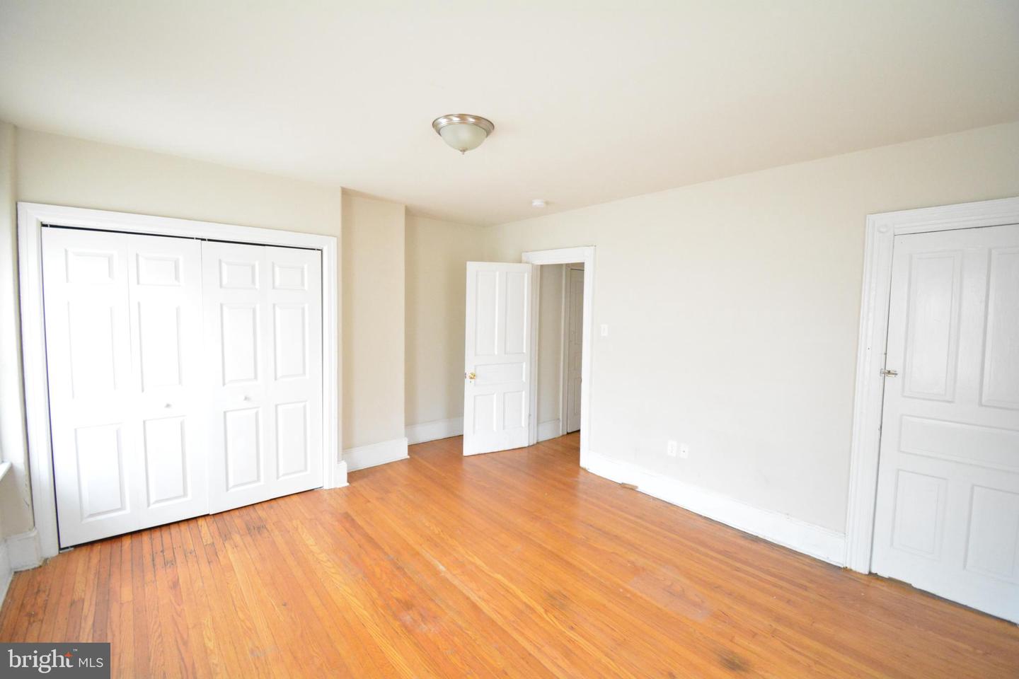247 W Hansberry St #3rd Floor Property Photo 19
