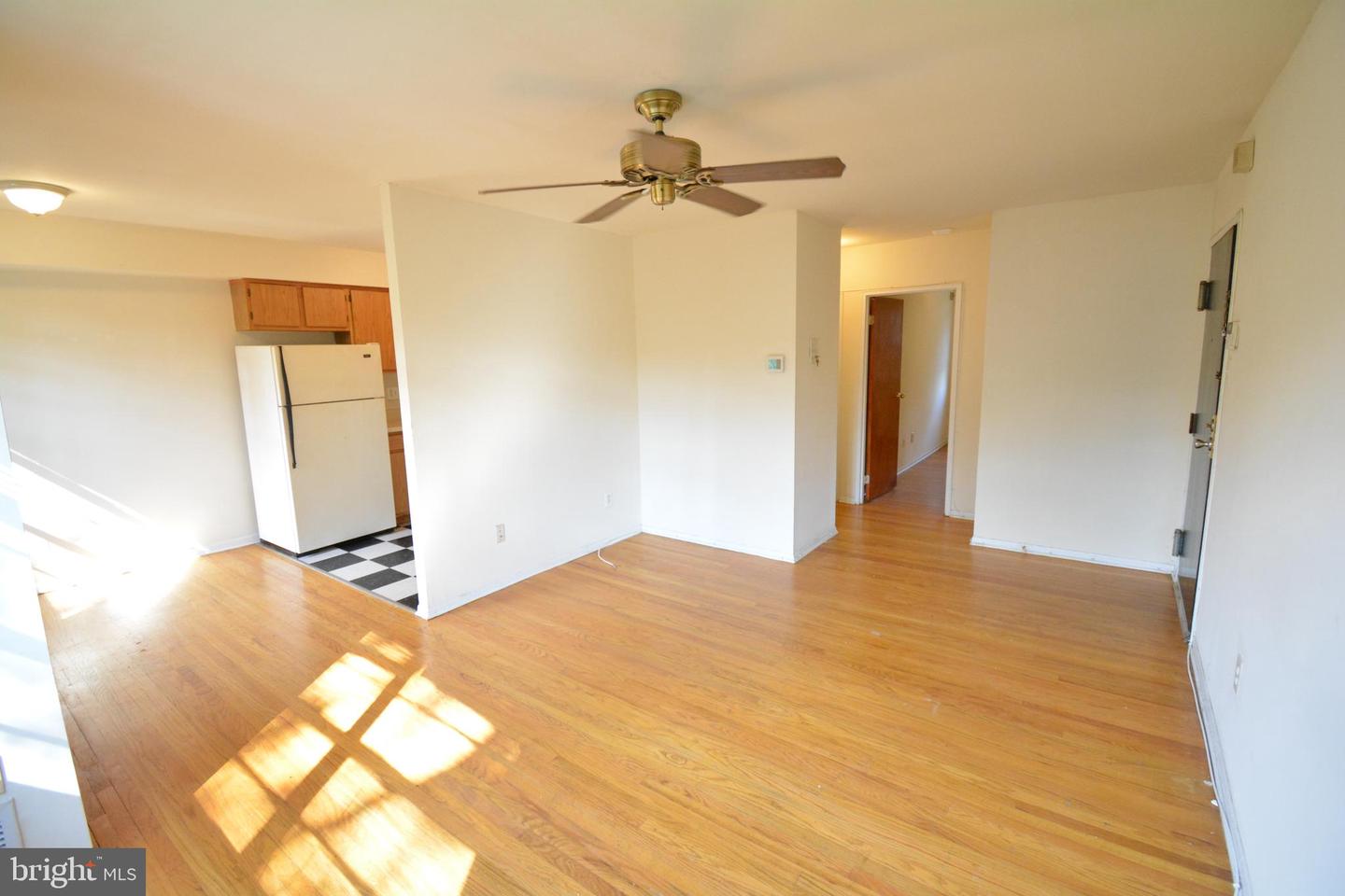 3413 CRESSON ST #6 Property Photo 1
