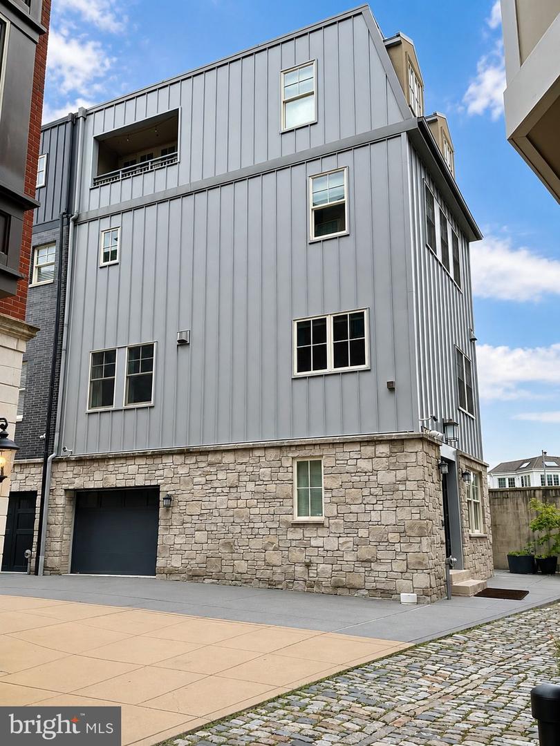 133 SALTER ST Property Photo 1