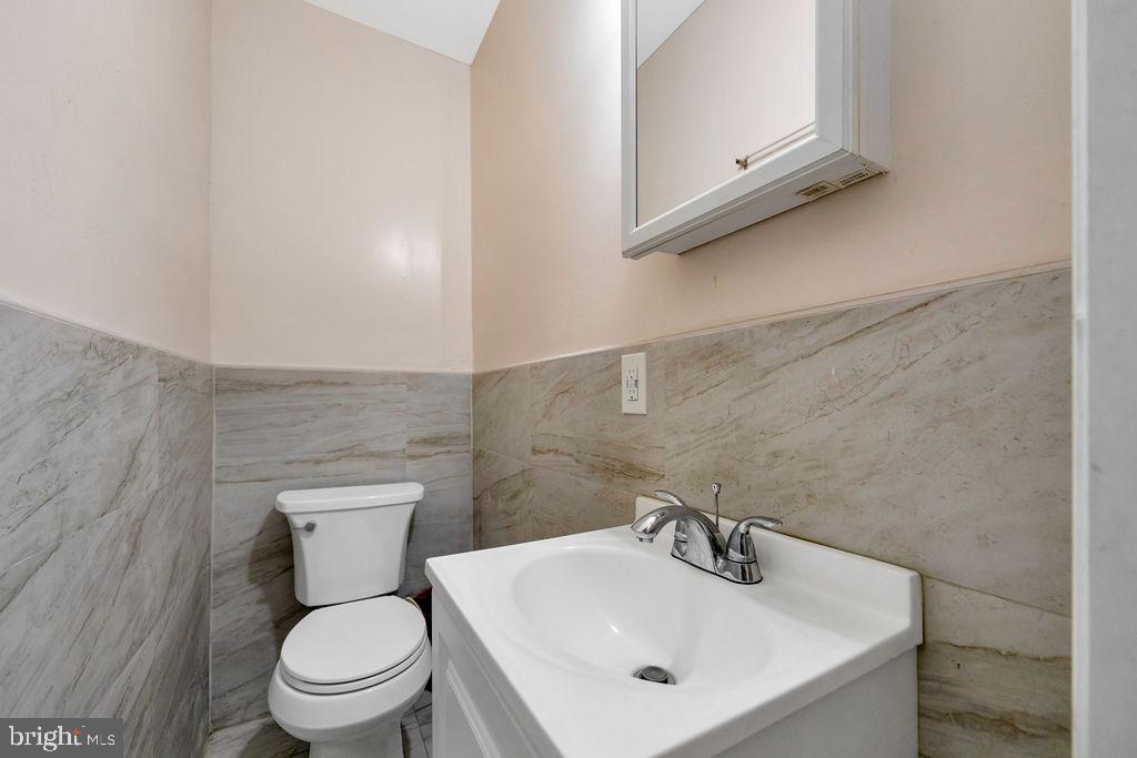6144 Locust St Property Photo 16