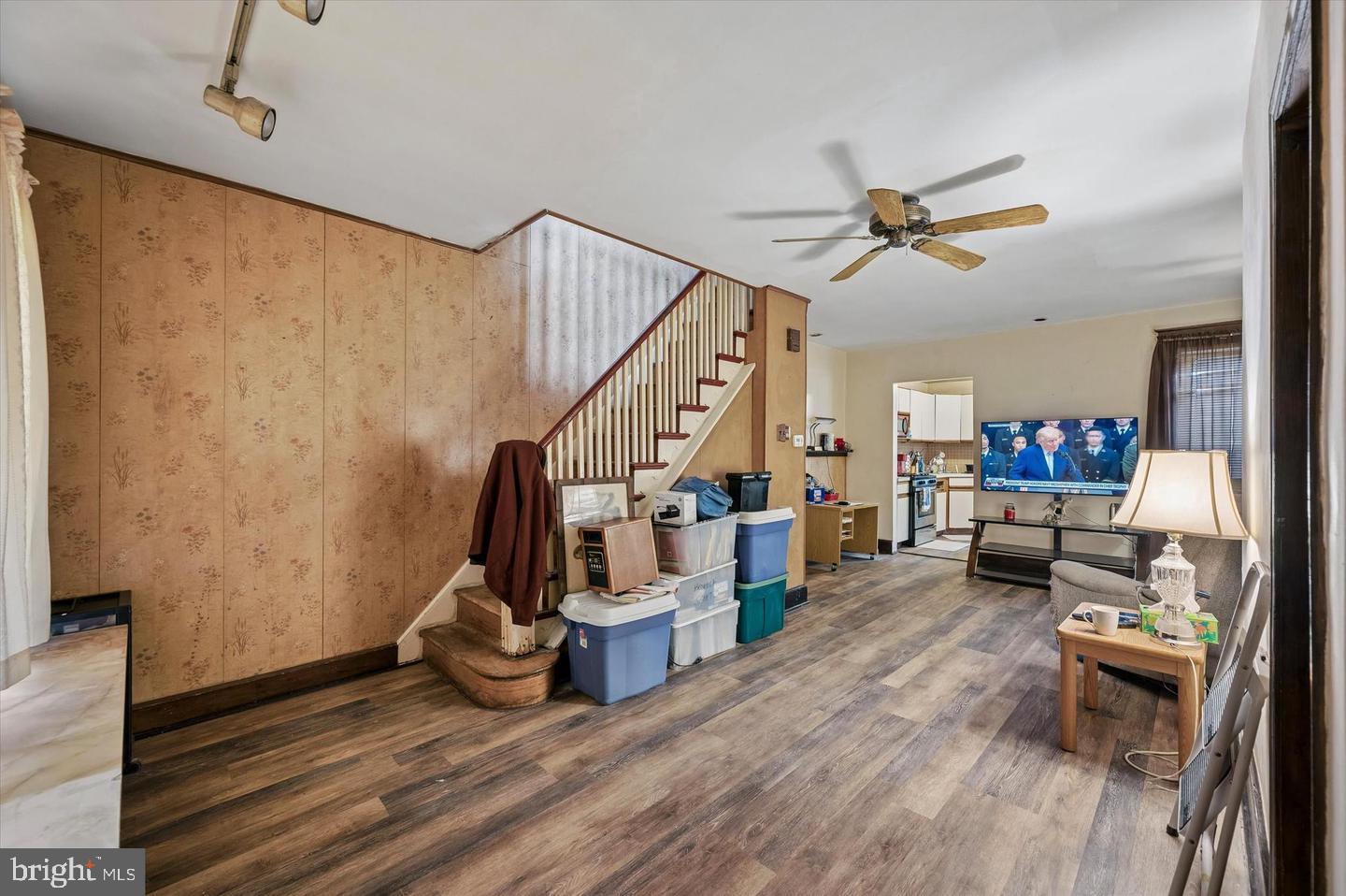2242 E Monmouth St Property Photo 2
