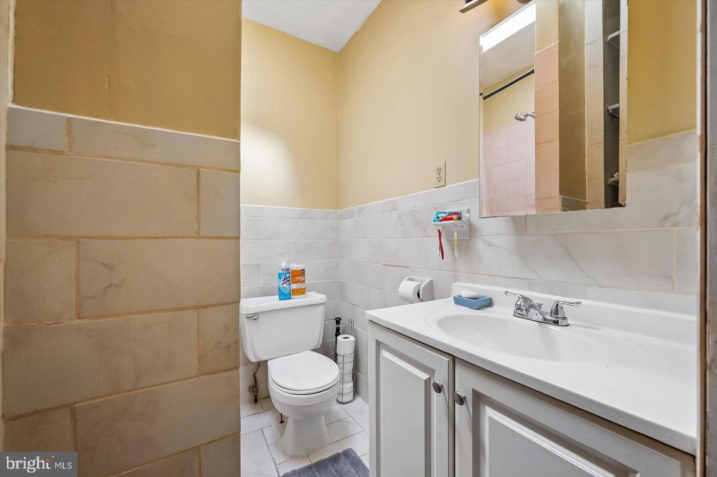 2242 E Monmouth St Property Photo 11