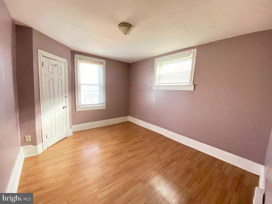 1833 W Rockland St #2nd Fl Property Photo 2