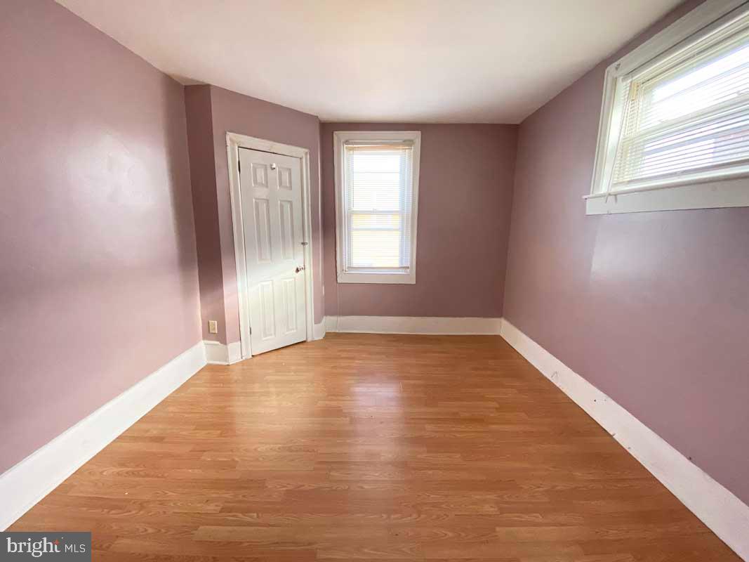 1833 W Rockland St #2nd Fl Property Photo 4