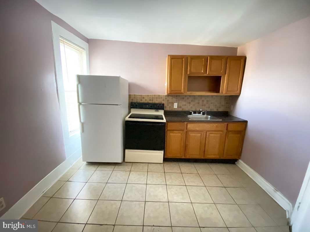1833 W Rockland St #2nd Fl Property Photo 5