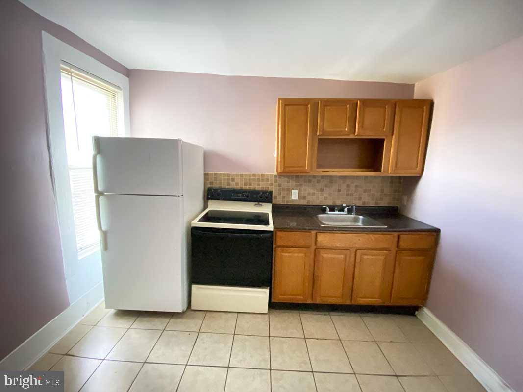 1833 W Rockland St #2nd Fl Property Photo 8