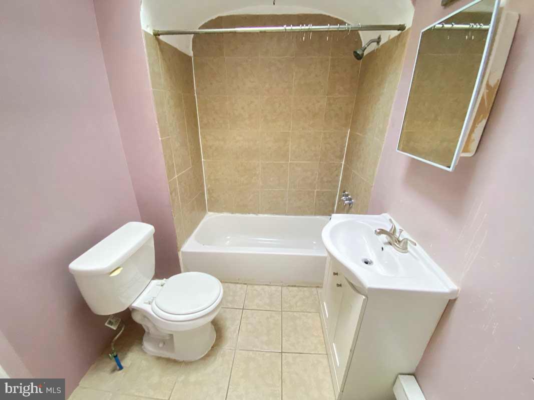 1833 W Rockland St #2nd Fl Property Photo 13
