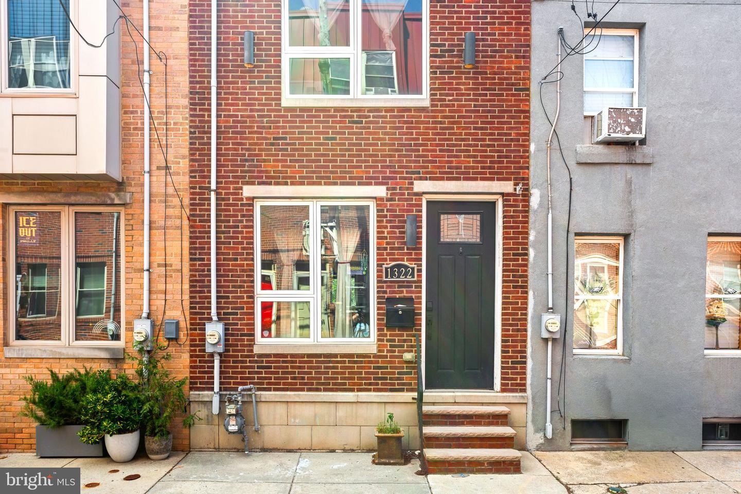 1322 S Chadwick St Property Photo 1