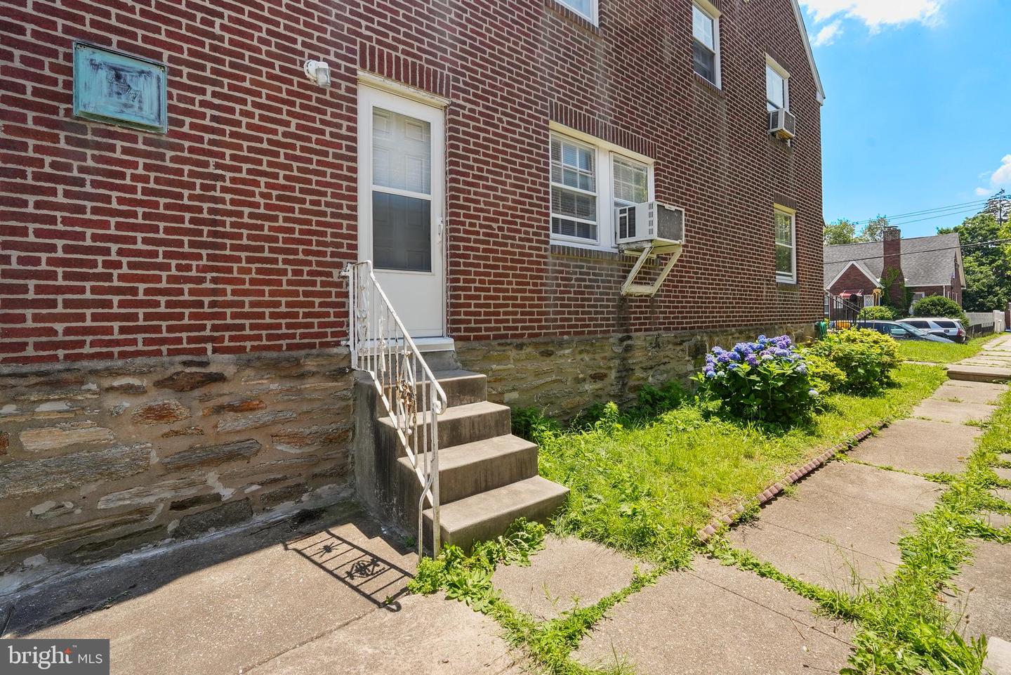 1313 Friendship St Property Photo 4