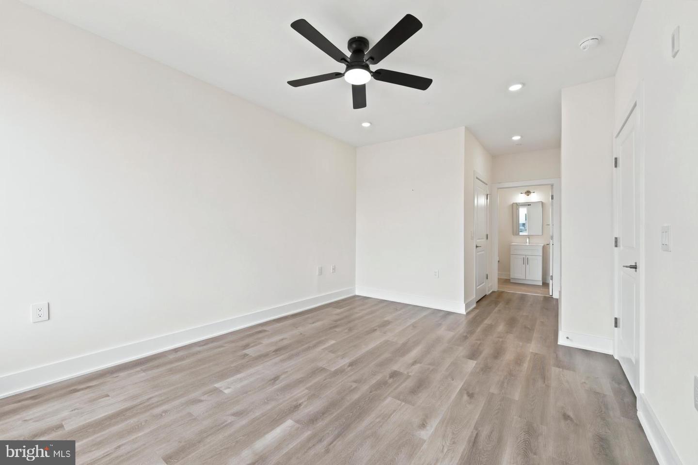 1148 N 2nd St #4i Property Photo 18