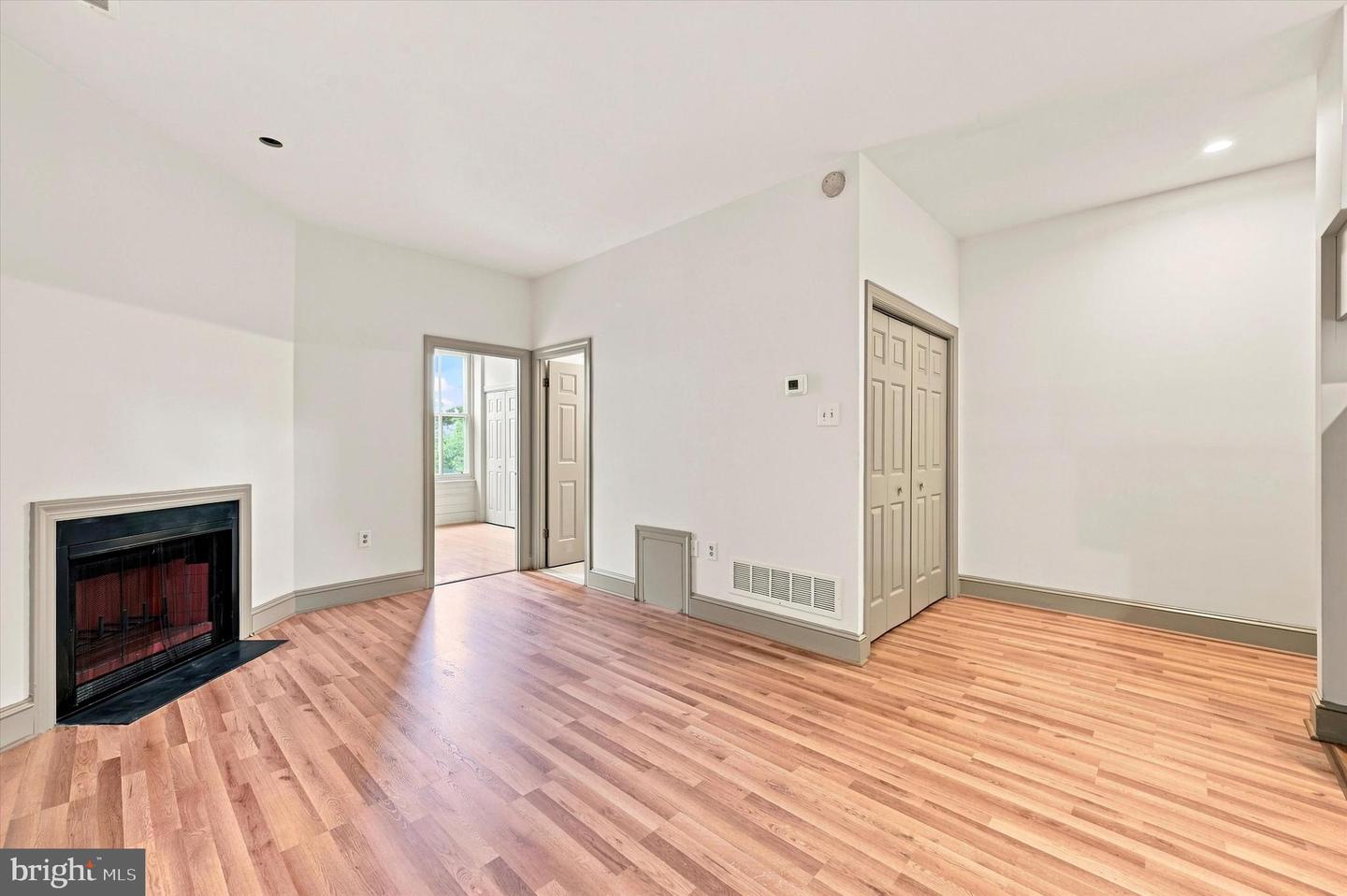 1529 Green St #c Property Photo 5