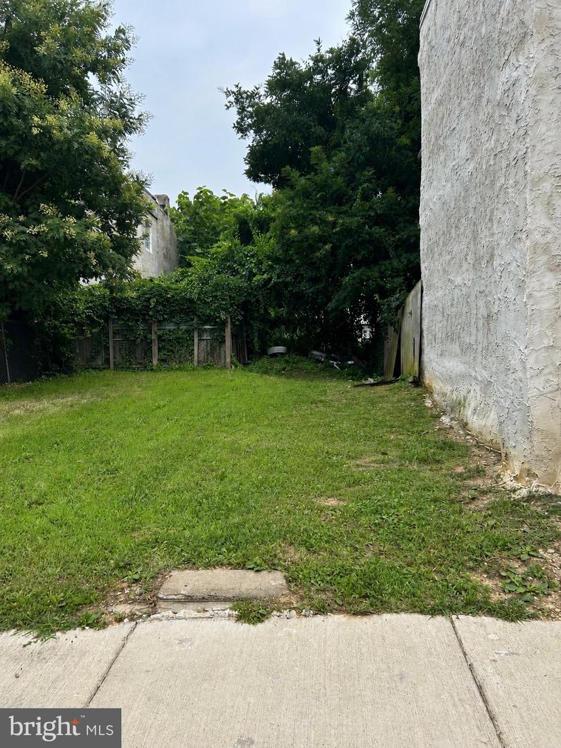 2413 N PARK AVE Property Photo 1