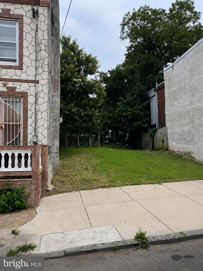 2413 N Park Ave Property Photo 3