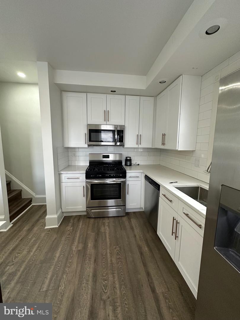 482 Martin St Property Photo 12
