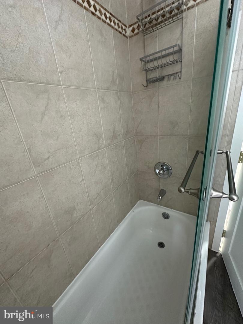 482 Martin St Property Photo 27