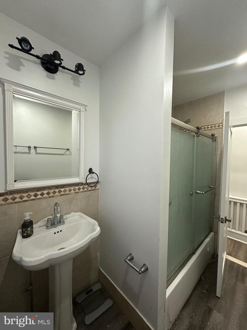 482 Martin St Property Photo 28