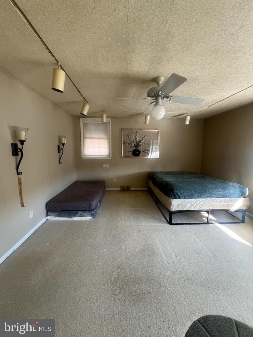 1026 Chandler St Property Photo 15