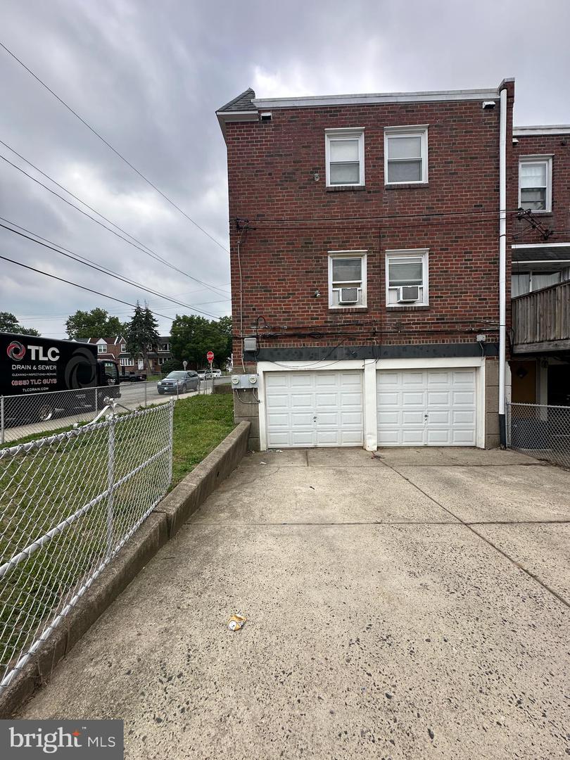 4551 Pennypack St Property Photo 11